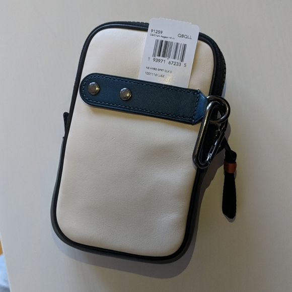 Coach Hybrid Pouch - Picture 3 of 4